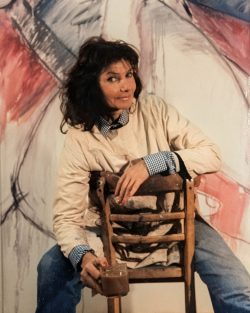 1 Lys Hansen seated with painting 1987 Credit Lys Hansen resized PC Tweb
